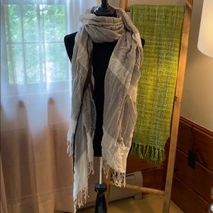 Gap Scarf